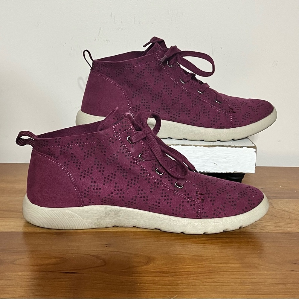 Bearpaw Burgundy Gracie Microsuede Chukka Lightweight Sneaker Size 9